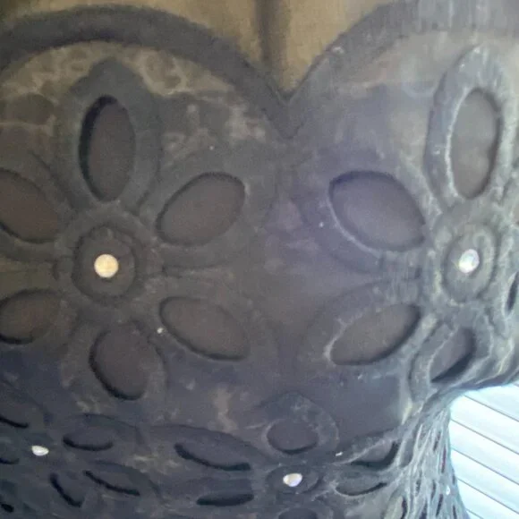 Sold!!!LILLY PULITZER BLACK DAISY FULTON EYELET DRESS SZ 2 - Picture 4 of 16